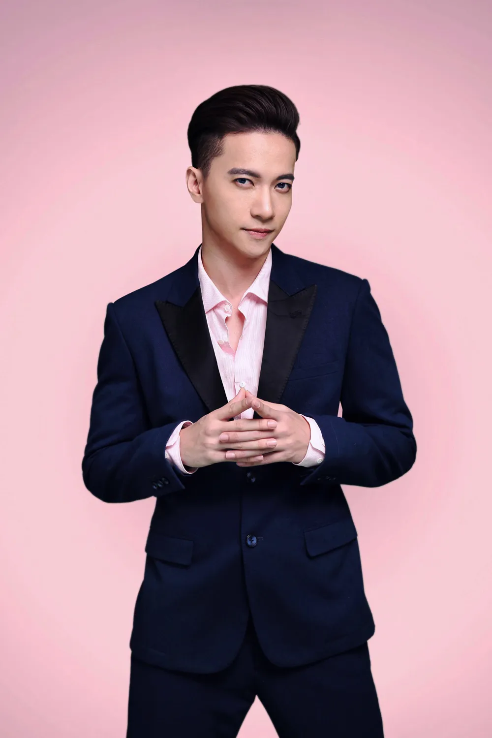 Sơn Tùng, Tóc Tiên hội ngộ Phạm Hương trong đêm bán kết Hoa hậu Hoàn vũ Việt Nam 2017 ảnh 5