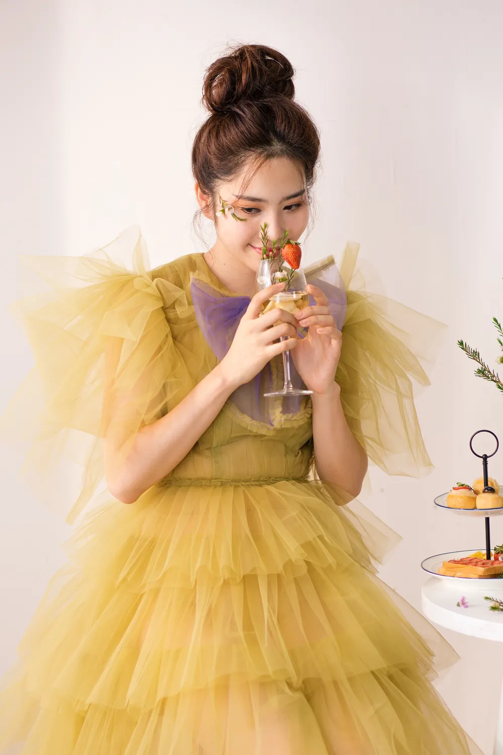 Nam Em chính thức tung MV ngôn tình ngay dịp Valentine trắng ảnh 2