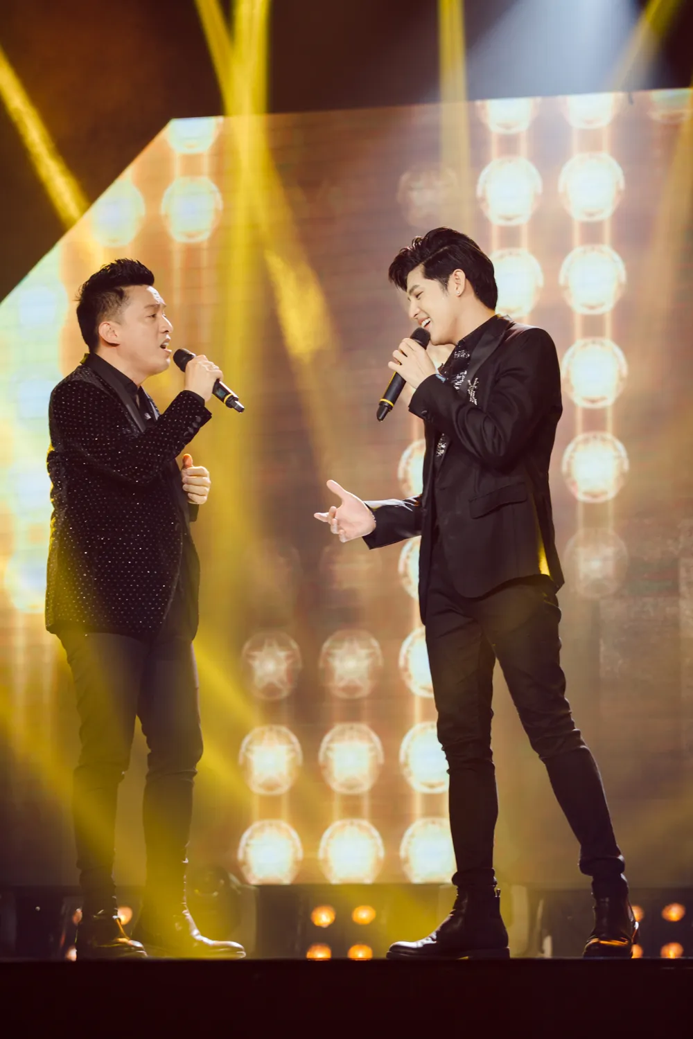 Ca sĩ Lam Trường và Noo Phước Thịnh lần đầu tiên kết hợp trên sân khấu Làn sóng xanh Next Step ảnh 1