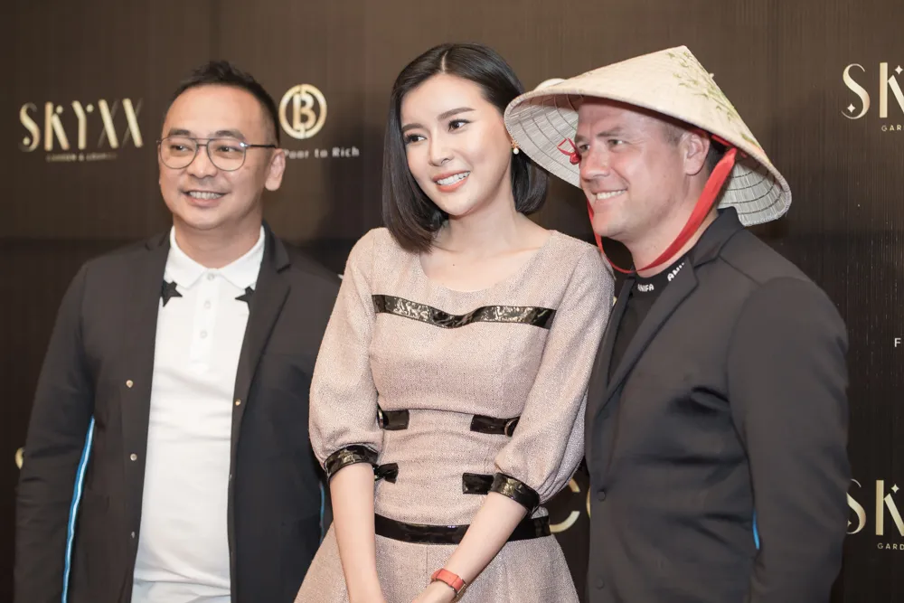 Thần đồng bóng đá Michael Owen đến TPHCM  ảnh 1