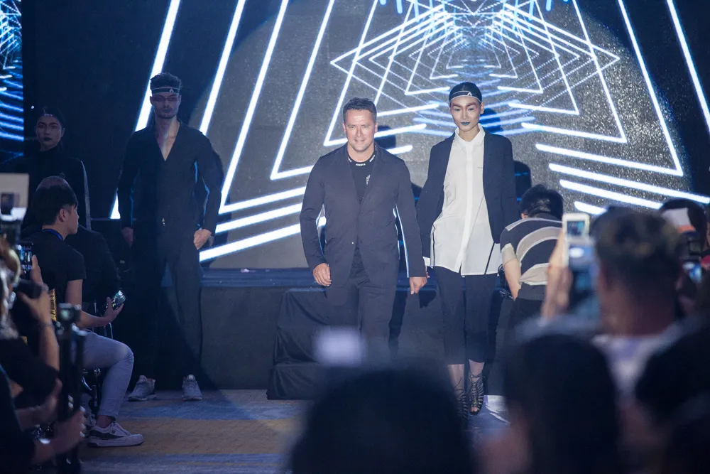 Thần đồng bóng đá Michael Owen đến TPHCM  ảnh 3