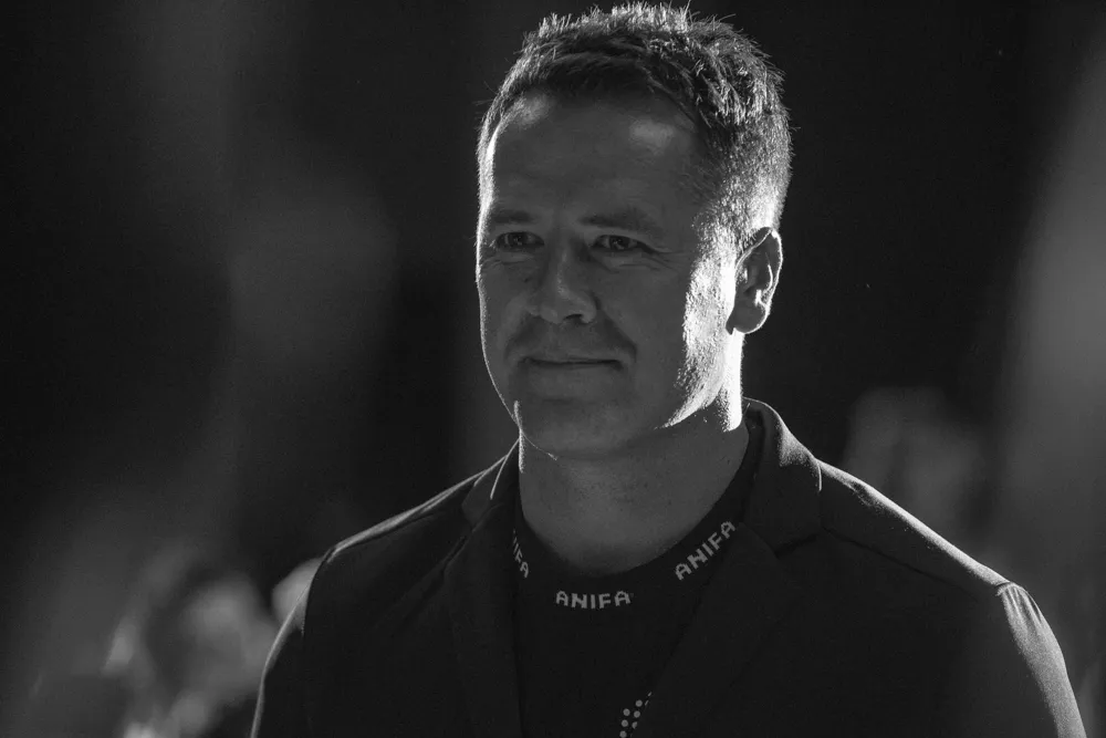 Thần đồng bóng đá Michael Owen đến TPHCM 