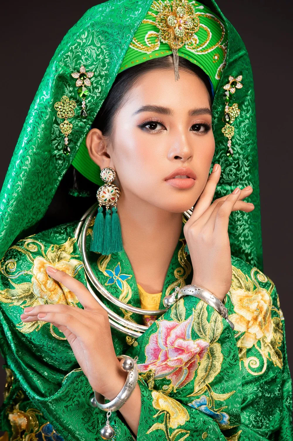 Hoa hậu Tiểu Vy mang điệu múa chầu văn đến Miss World ảnh 1