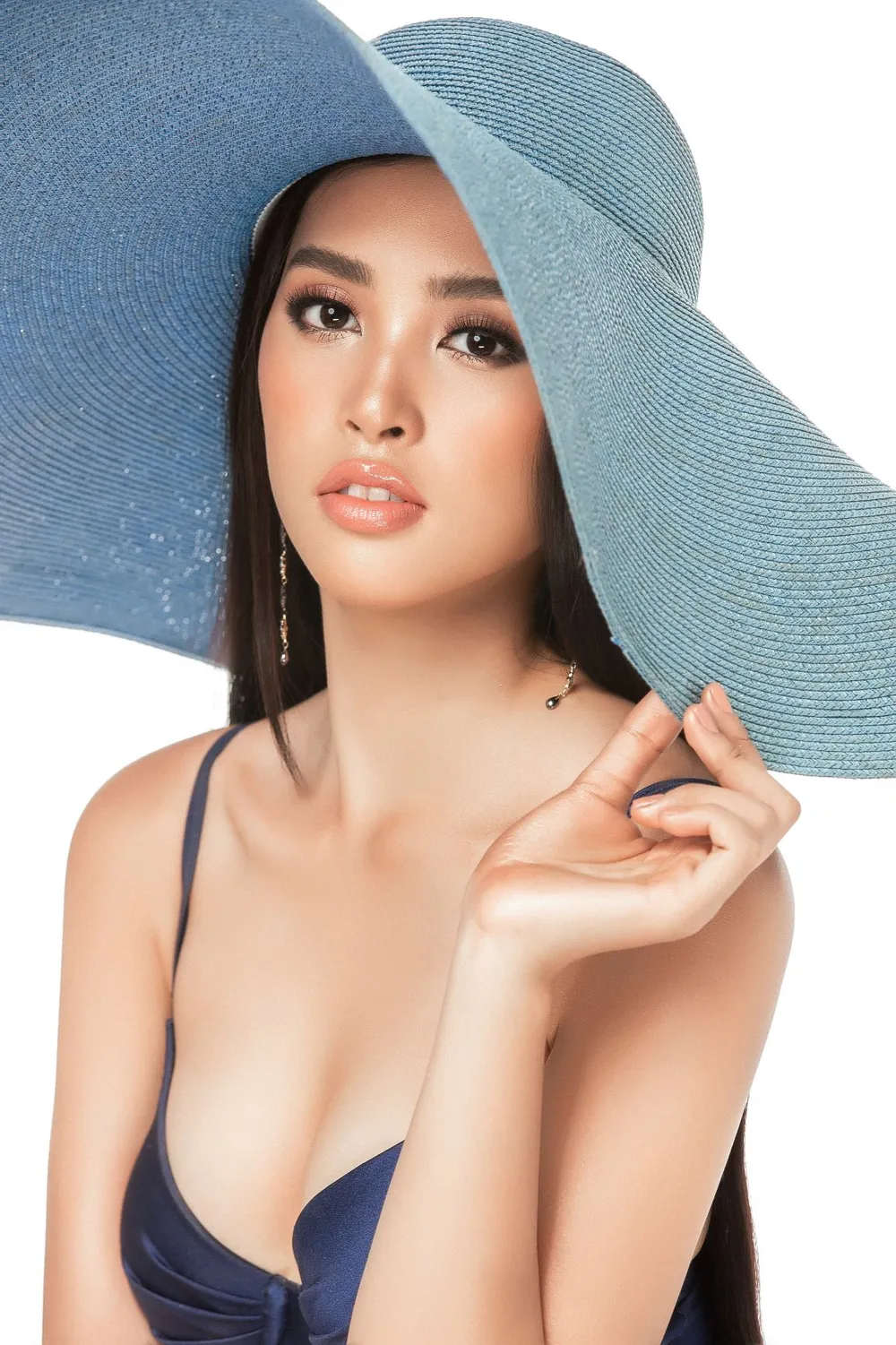 Diện bikini nóng bỏng, Hoa hậu Tiểu Vy khoe vẻ đẹp chuẩn tại Miss World ảnh 1