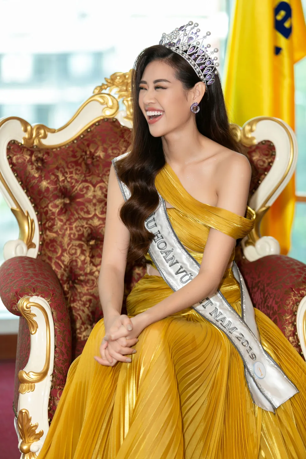 H’Hen Niê và Hoàng Thùy hội ngộ top 3 Hoa hậu Hoàn vũ Việt Nam 2019 ảnh 3