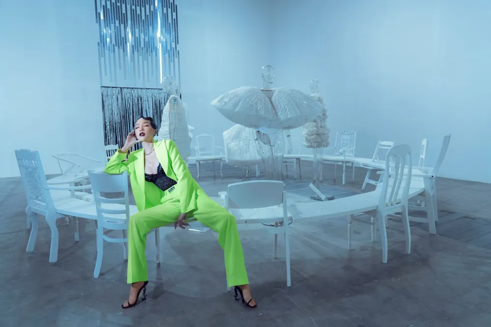 Ám ảnh với 10 không gian đương đại trong hành trình thời trang của NTK Công Trí ảnh 3