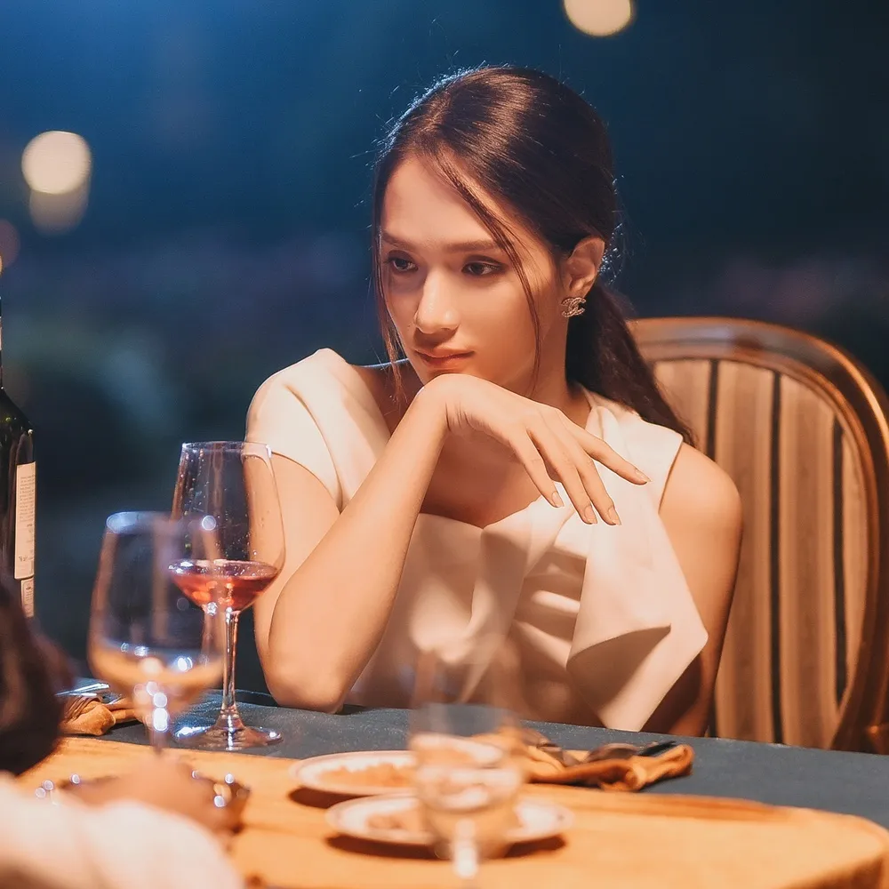 MV mới của Hương Giang lập kỷ lục lên No.1 Trending YouTube nhanh nhất ảnh 4