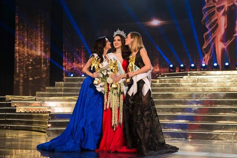 Sau 2 năm đăng quang, Hương Giang trở lại làm giám khảo Hoa hậu Chuyển giới Quốc tế 2020 ảnh 1