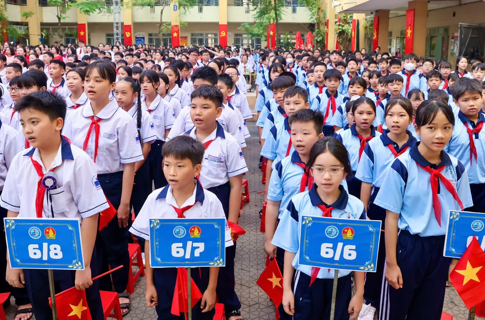 le-khai-giang-nam-hoc-moi-hoangtrieu-14.jpg
