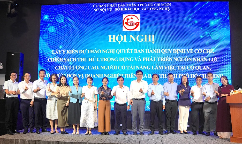 Các đại biểu tại hội nghị.JPG