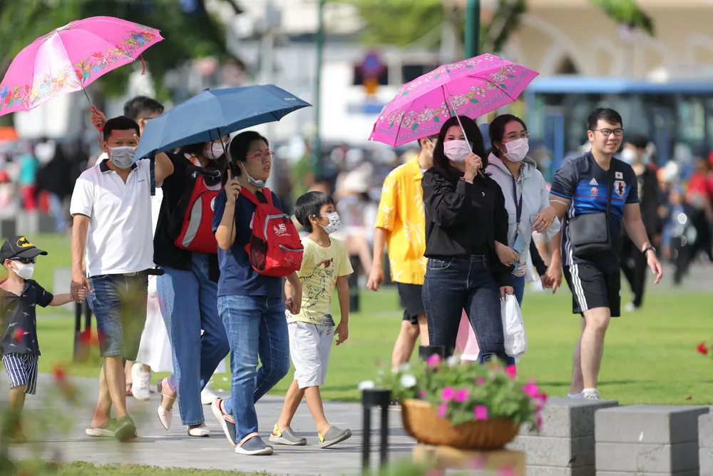 TPHCM: Khinh khí cầu kéo đại kỳ mừng ngày Quốc khánh 2-9 ảnh 22