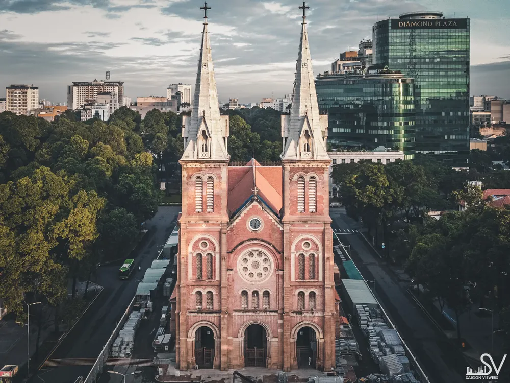 Nhà thờ Đức Bà. Ảnh: Saigon Viewer