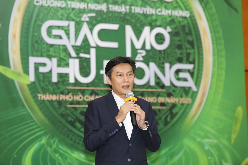 Ông Phạm Phú Trường, Chủ tịch Hội Doanh nhân trẻ TPHCM chia sẻ tại chương trình. ẢNH: DŨNG PHƯƠNG