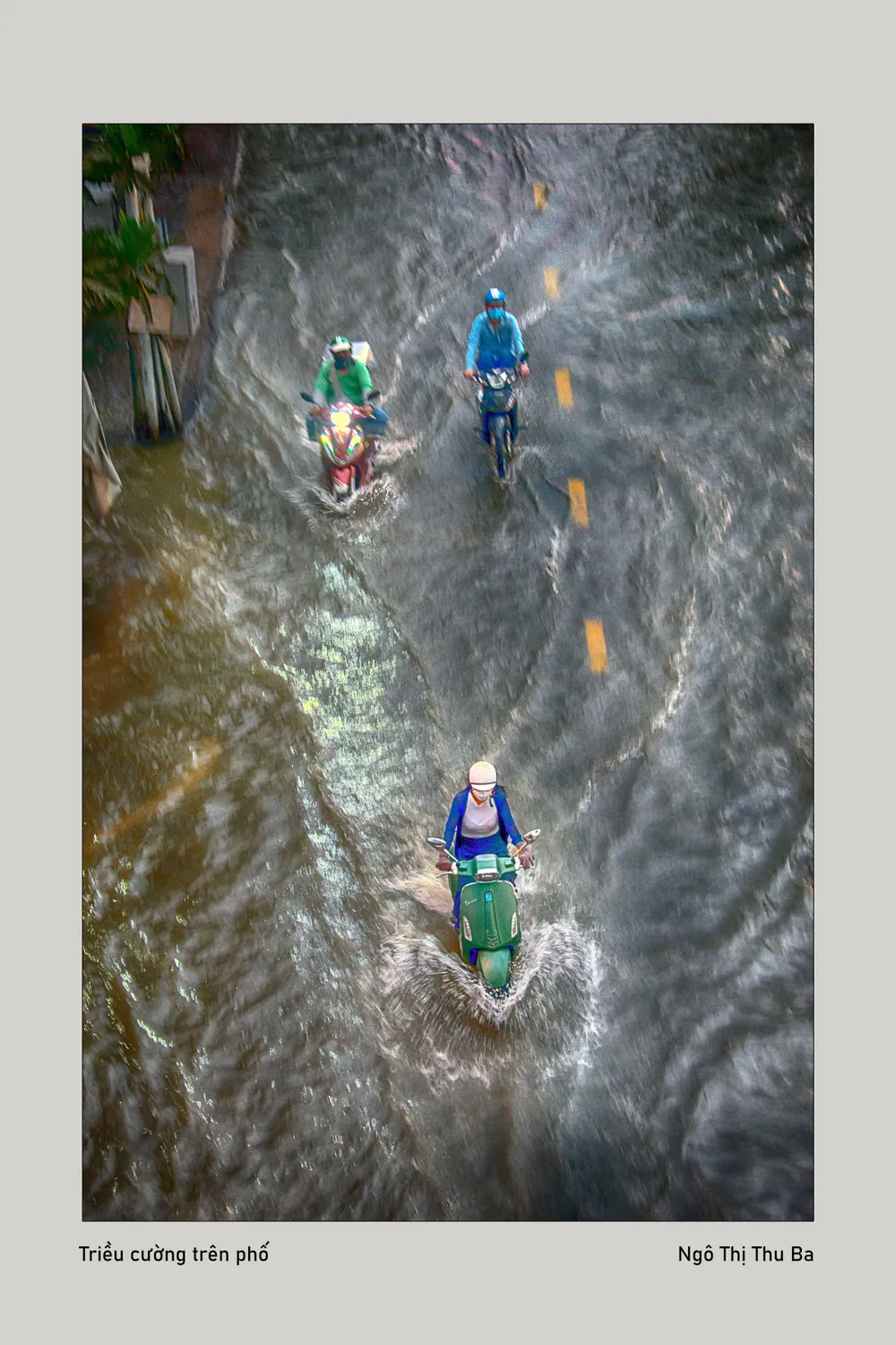 28- Triều cường lên phố (đ).jpg