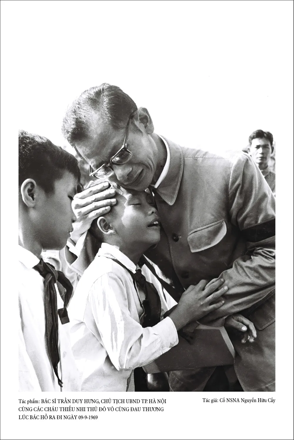 Cố NSNA Nguyễn Hữu Cấy - BÁC SĨ TRẦN DUY HƯNG......jpg