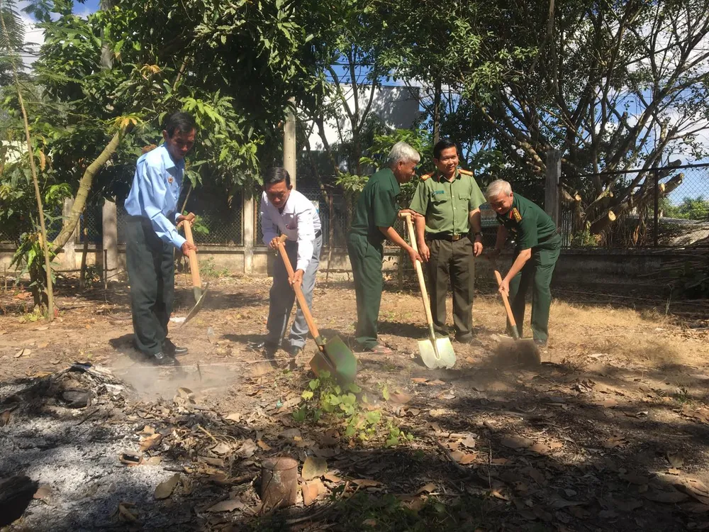 Xây Bia Tưởng niệm các anh hùng liệt sĩ Tiểu đoàn Tây Đô ảnh 1
