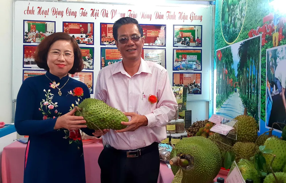 Nhộn nhịp ngày hội Tam nông và sản phẩm làng nghề năm 2019 ở Hậu Giang ảnh 1