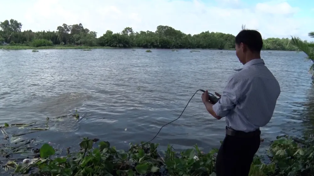 Trực 24/24 trong ngày tết để giám sát nước mặn xâm nhập ảnh 1