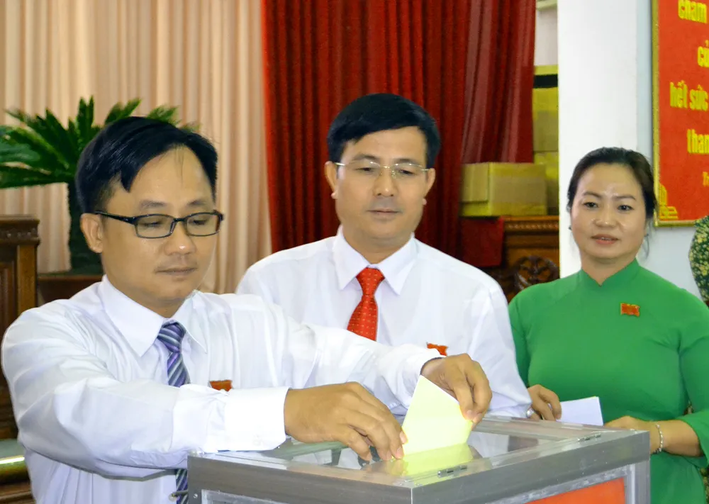 Bầu ông Đồng Văn Thanh giữ chức Chủ tịch UBND tỉnh Hậu Giang ảnh 1