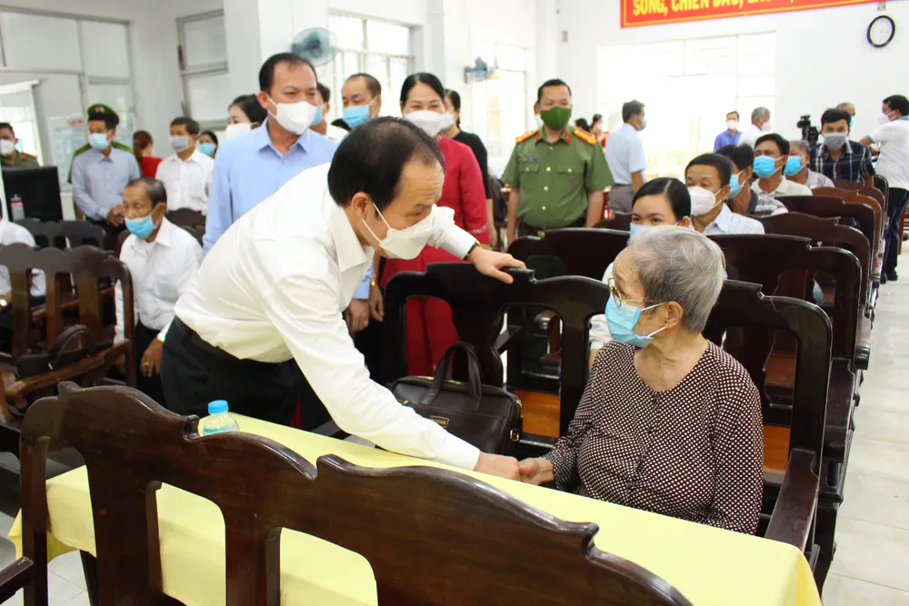 Phó Chủ tịch Thường trực Quốc hội Trần Thanh Mẫn dự Ngày hội Đại đoàn kết toàn dân tộc ở Hậu Giang ảnh 2