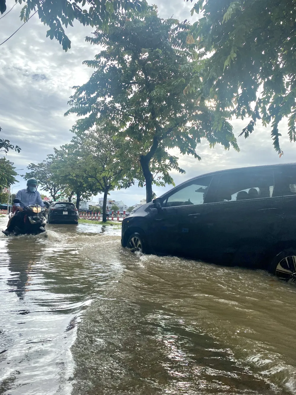 Triều cường sông Hậu bất ngờ dâng cao ảnh 2