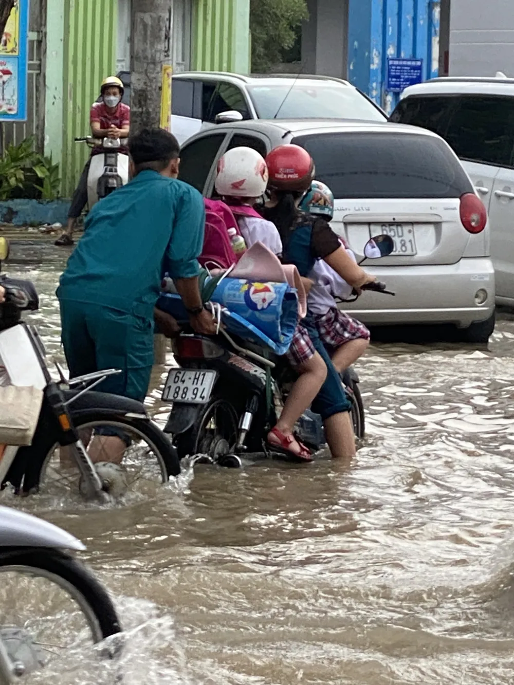 Cần Thơ: Triều cường đạt đỉnh, gây ngập sâu nhiều nơi ảnh 9