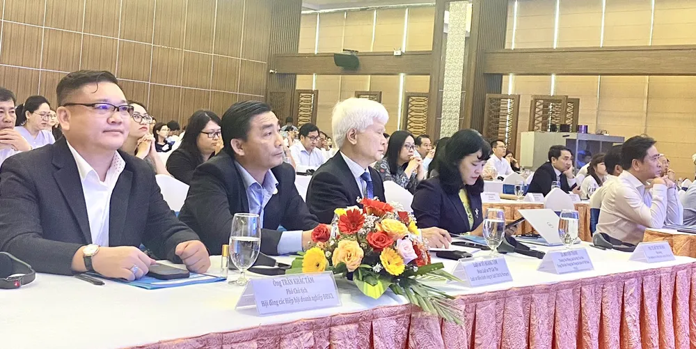 Các đại biểu tham dự hội nghị