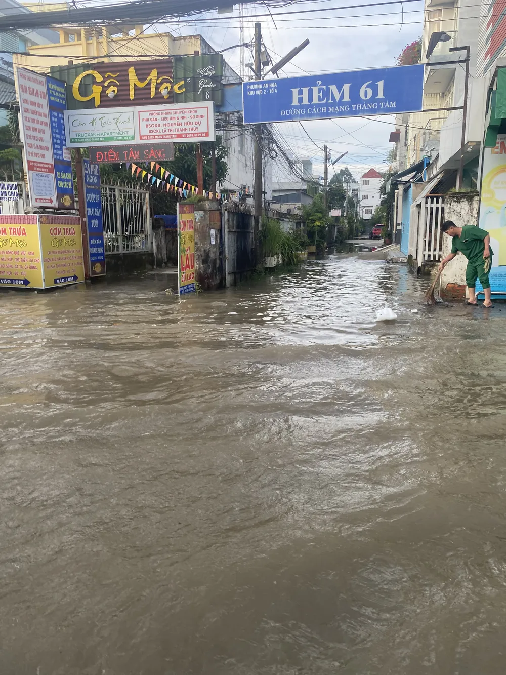 Đường Cách Mạng Tháng Tám là nơi bị ngập nặng nhất do nằm ven sông Hậu
