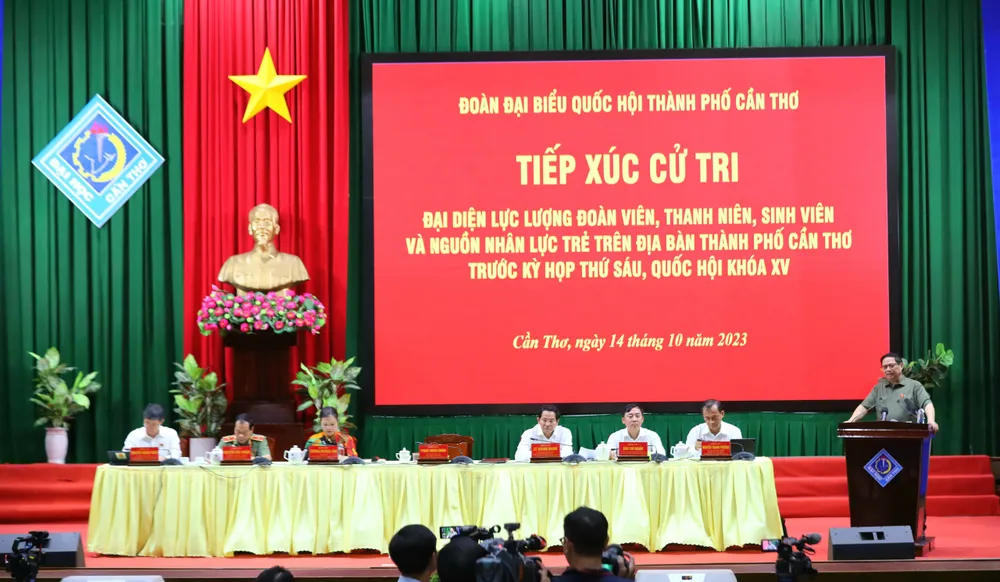 Thủ tướng Phạm Minh Chính phát biểu tại buổi tiếp xúc cử tri