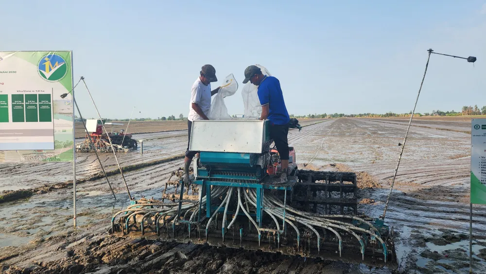 z5318244761324_688b70a0f4a9d3e6d7501e957a98ba07 (1).jpg