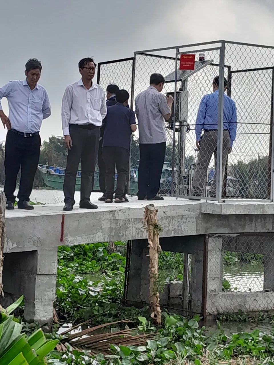 04 một trạm quan trắc đo độ mặn trên địa bàn tỉnh Hậu Giang.jpg