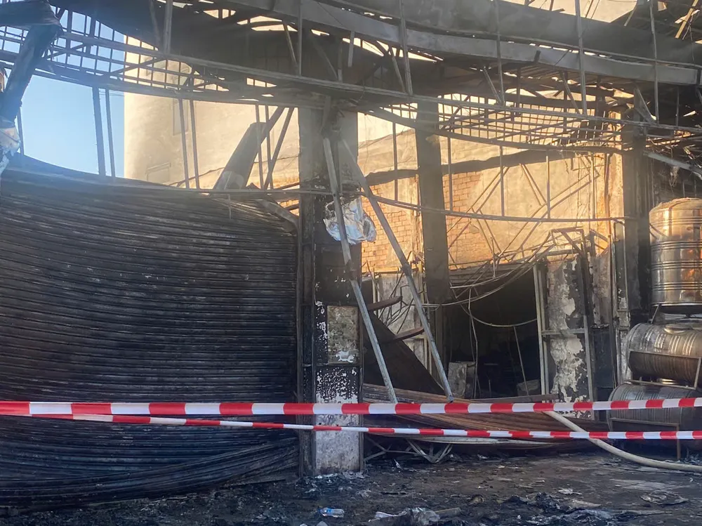 Cửa hàng nội thất bị cháy rụi