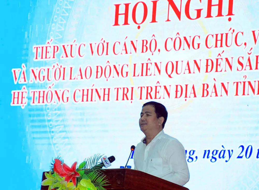 Chủ tịch UBND tỉnh Hậu Giang Trần Văn Huyến phát biểu tại hội nghị