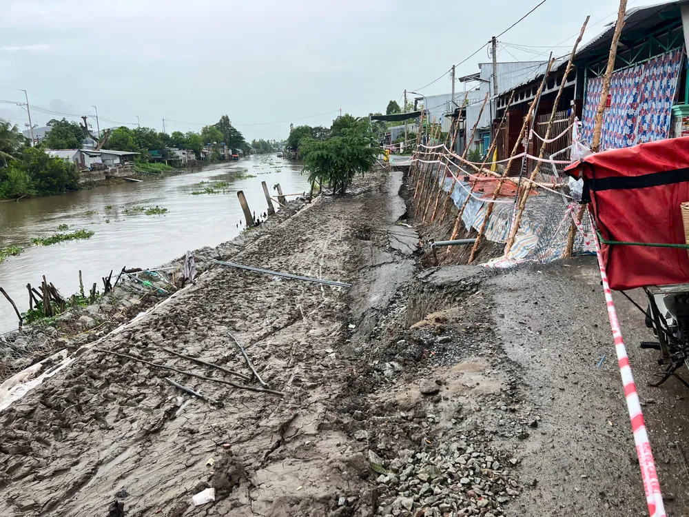 sat lo o an hoa - chay thanh.jpg