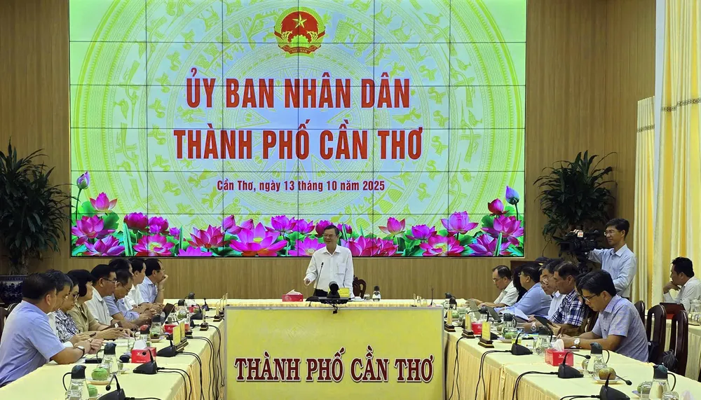 Quang cảnh buổi làm việc