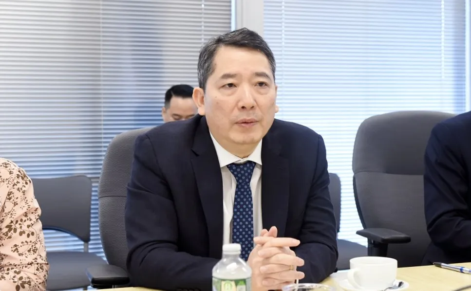 Thứ trưởng Bộ Tài chính Cao Anh Tuấn tại buổi làm việc với đại diện Intel. Ảnh: BTC