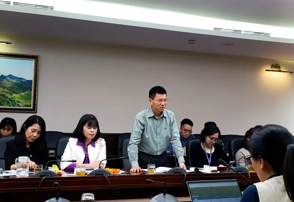 Ông Lưu Hoàng, Cục trưởng Cục Quản lý ngân quỹ của KBNN, phát biểu. Ảnh: LƯU THỦY