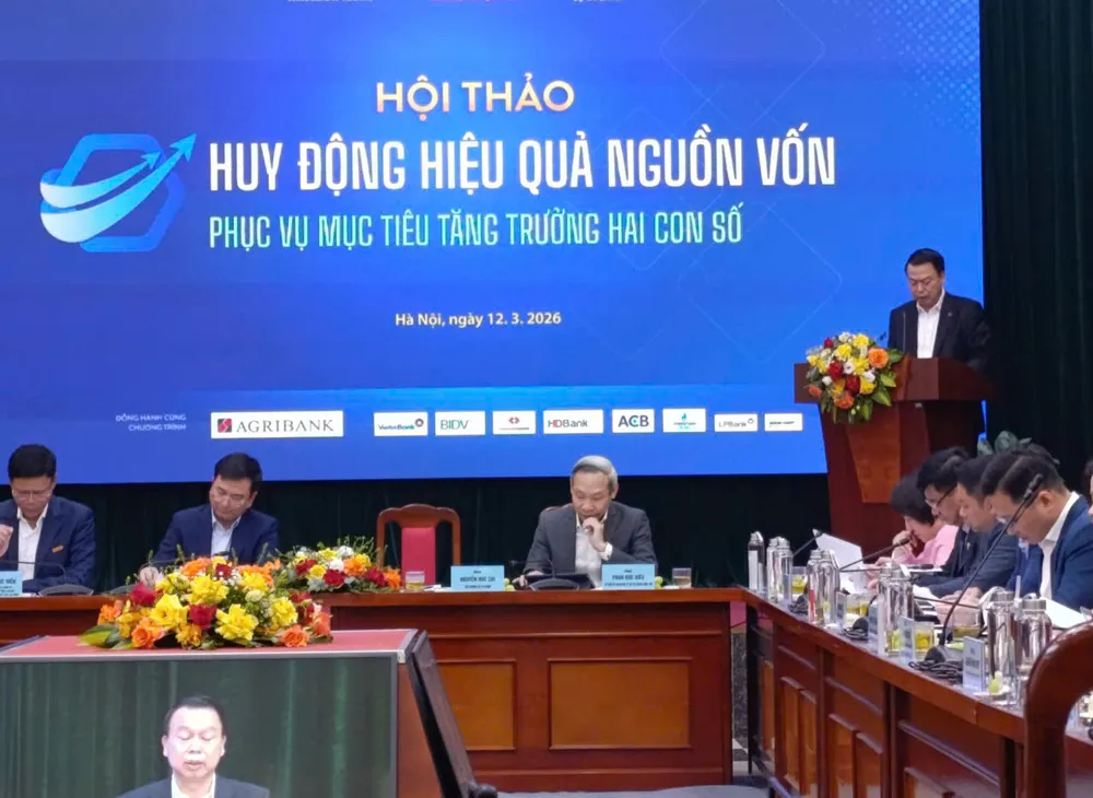 Thứ trưởng Bộ Tài chính Nguyễn Đức Chi phát biểu tại hội thảo. Ảnh: LƯU THỦY