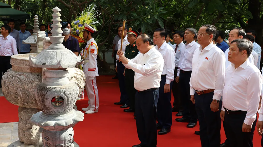 Chủ tịch nước Nguyễn Xuân Phúc: Quảng Bình đã chuyển mình phát triển mạnh mẽ ảnh 1