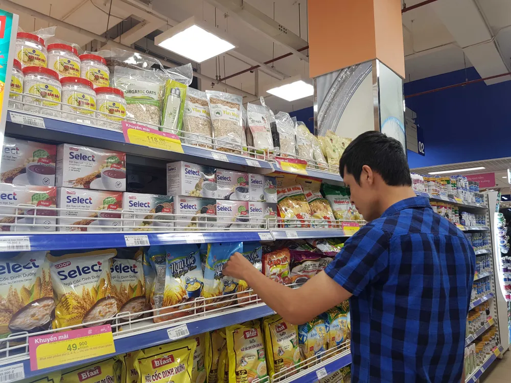 Hàng  nhãn riêng Co.op  được khách hàng  ưu tiên  mua sắm