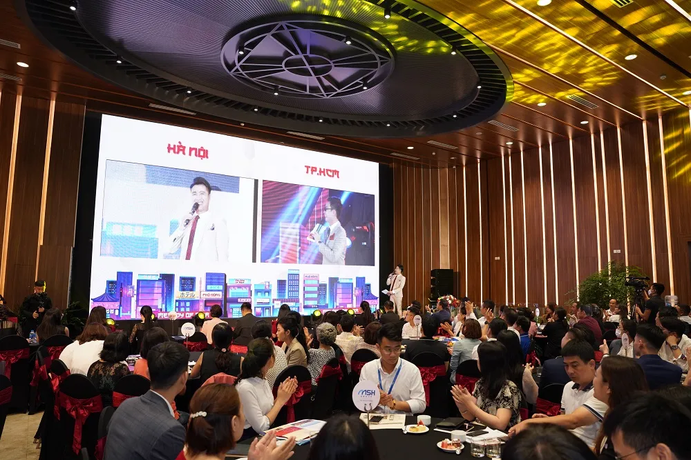 MIKGroup “chơi lớn” tặng không giới hạn xe ô tô Camry và iPhone 13 cho khách hàng ảnh 1