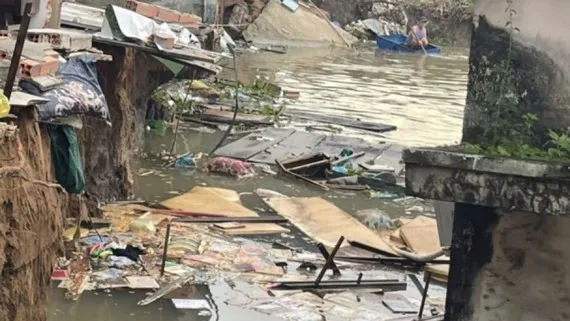 ĐBSCL: Gần 20.000 hộ dân sống ven vùng sạt lở cần di dời