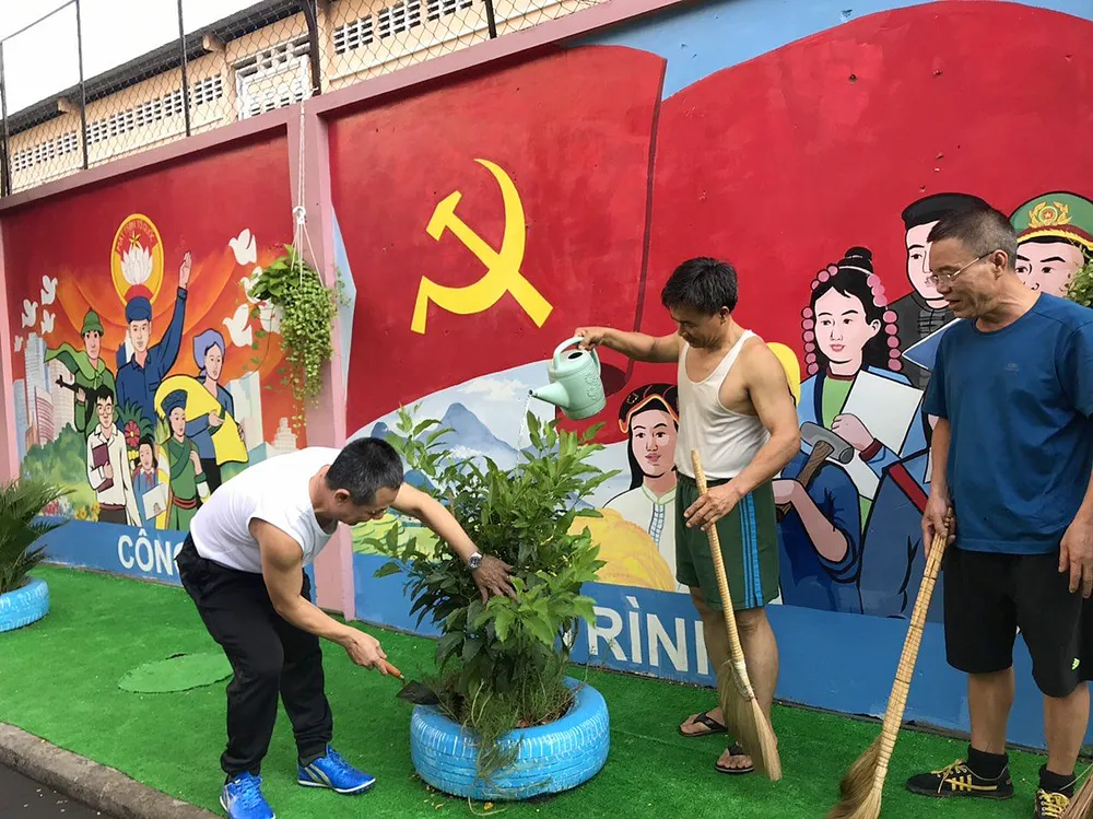 Một điểm đen về rác thải đã được Đảng ủy bộ phận khu phố 7, phường 13,  quận Tân Bình vận động đảng viên và nhân dân cải tạo thành mảng xanh