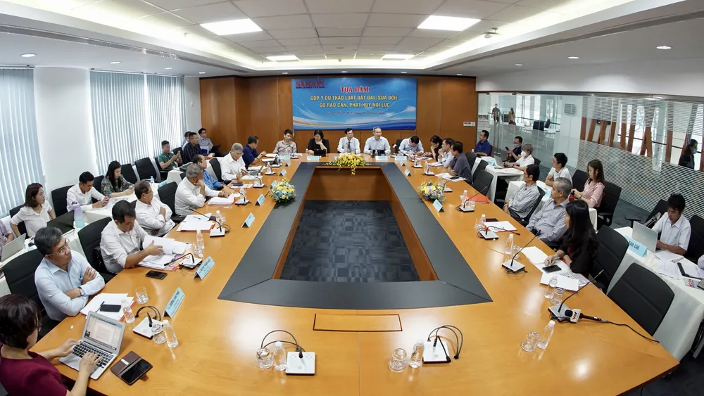 Tọa đàm “Dự thảo Luật Đất đai (sửa đổi): Gỡ rào cản, phát huy nội lực” - Cần cách tiếp cận mới khi sửa đổi Luật Đất đai ảnh 1