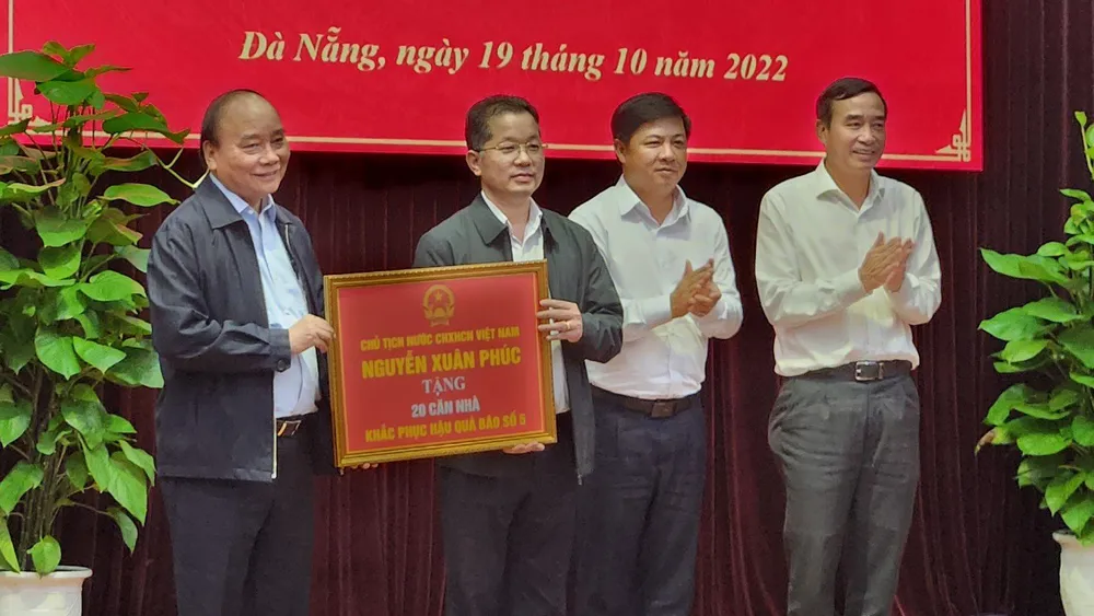 Khẩn trương đưa cuộc sống người dân trở lại bình thường ảnh 3