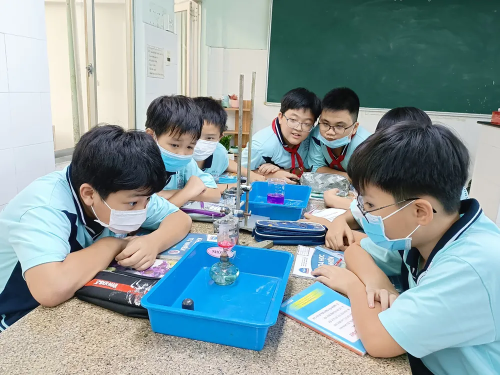 Chông chênh đổi mới giáo dục phổ thông - Bài 1: Thiếu giáo viên - lời than muôn thuở ảnh 1