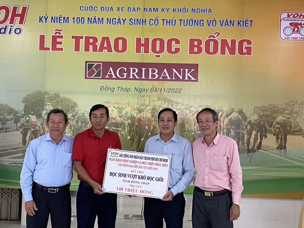 VOH trao học bổng Agribank cho học sinh có hoàn cảnh khó khăn ảnh 1