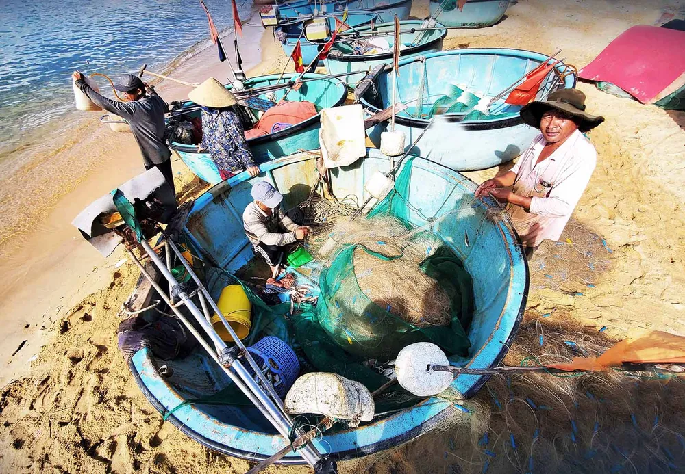 Ngư dân thúng chai ảnh 4