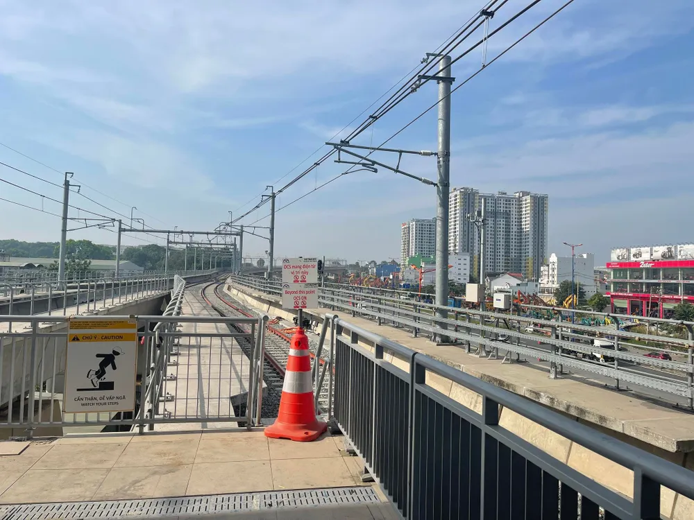 Tiến độ thi công toàn dự án Metro số 1 đã đạt 93,56%. Ảnh: THANH HẢI