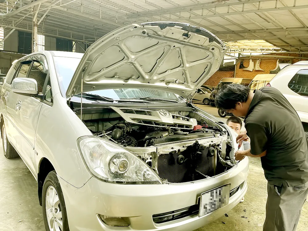 Nhiều xe trước khi đăng kiểm phải thay lại "đồ zin"